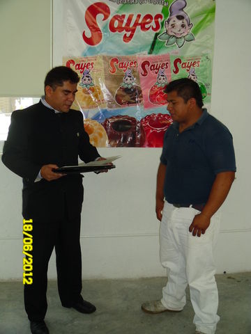 una toma mas