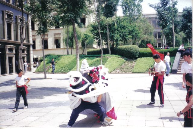 dan za del leon chino tec de Monterrey