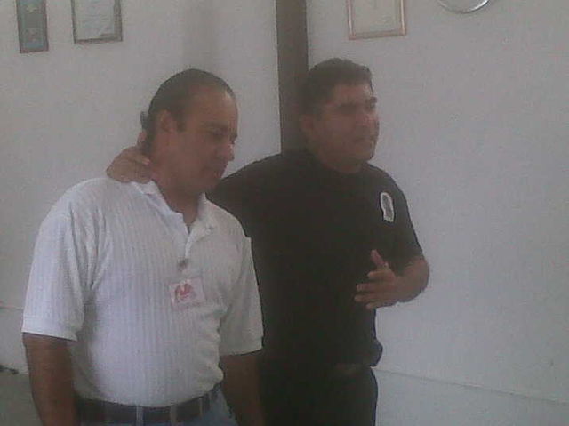 Prof. Marco Cordero explicando punto de presión