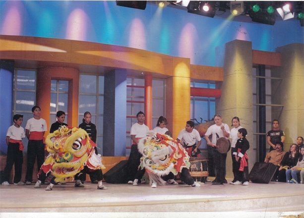 Sifu.Marco A. Cordero tocando el tambor